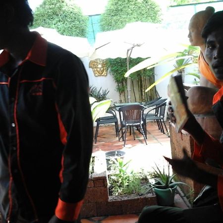Divers Hotel Sihanoukville Esterno foto
