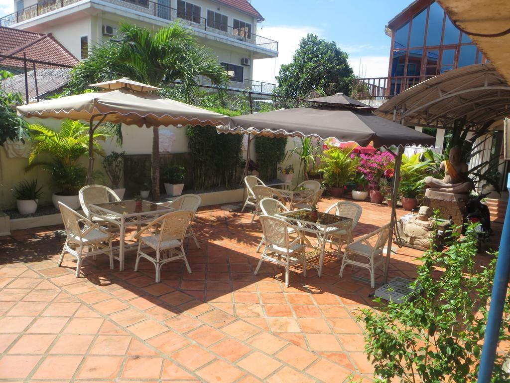 Divers Hotel Sihanoukville Esterno foto