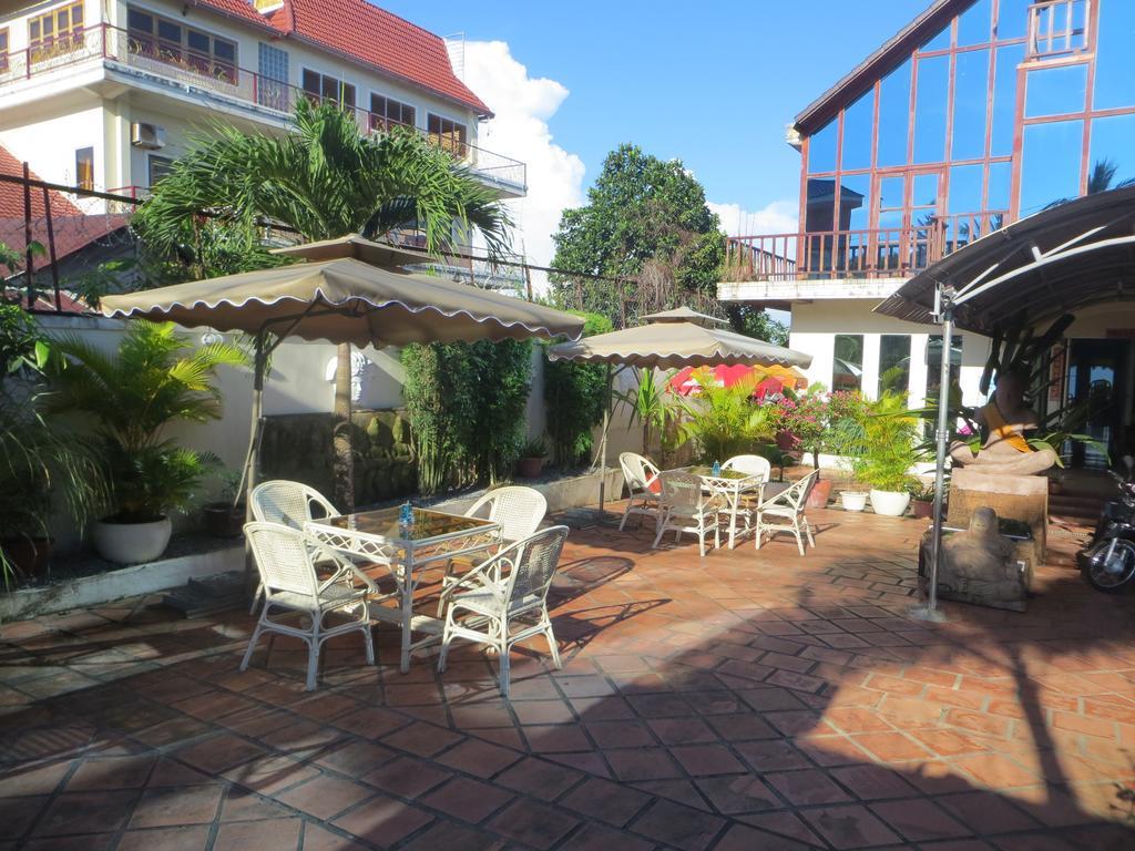 Divers Hotel Sihanoukville Esterno foto