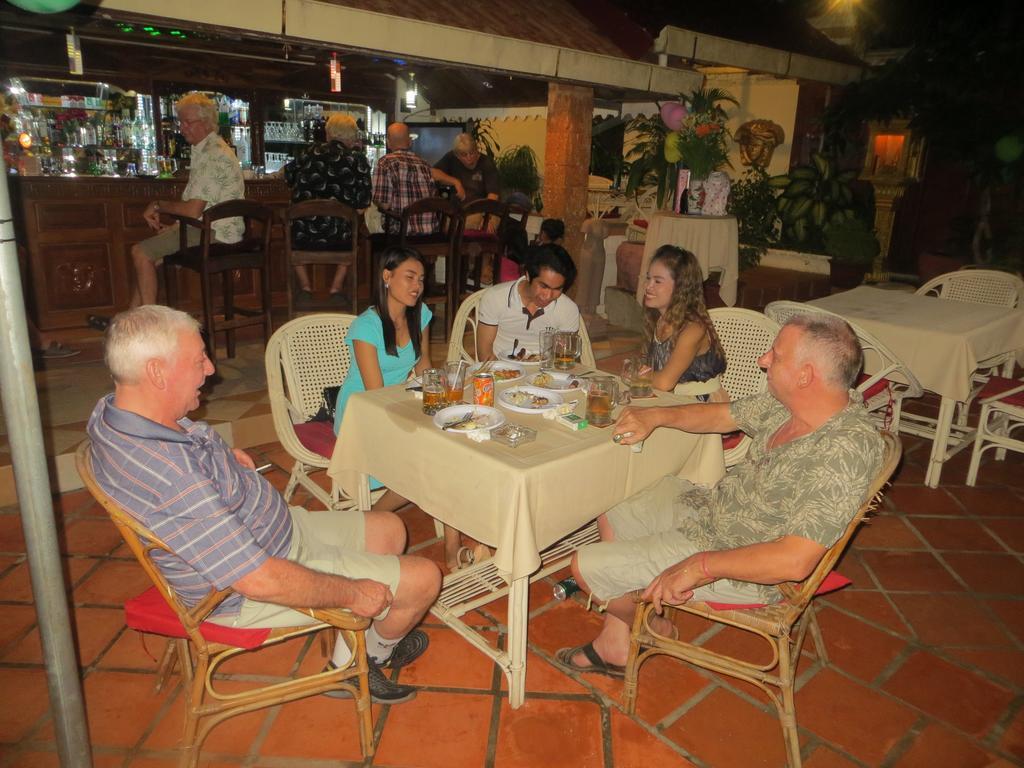 Divers Hotel Sihanoukville Esterno foto