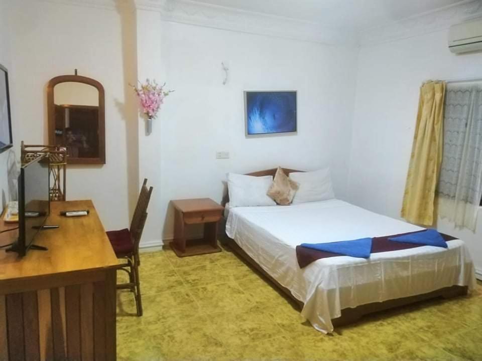 Divers Hotel Sihanoukville Esterno foto