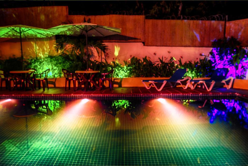Divers Hotel Sihanoukville Esterno foto