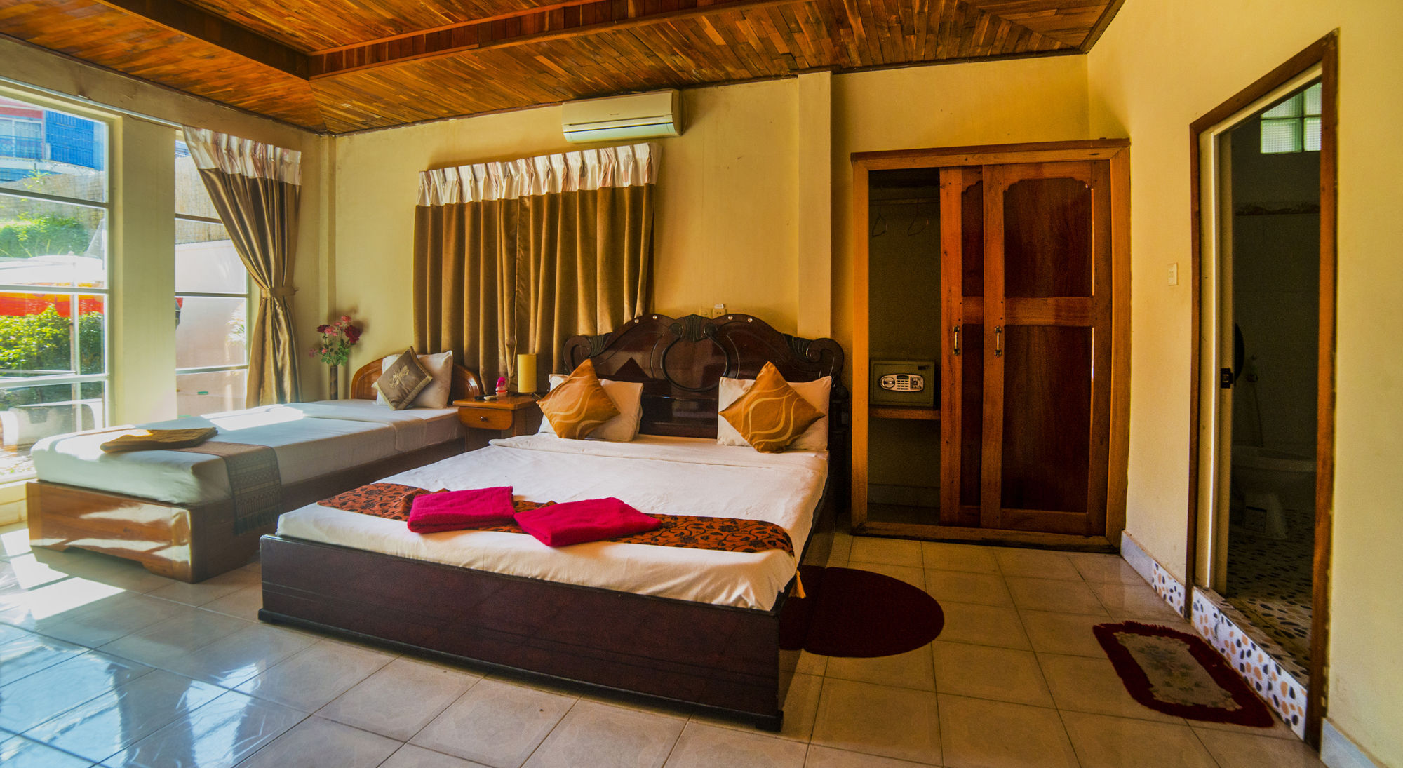 Divers Hotel Sihanoukville Esterno foto