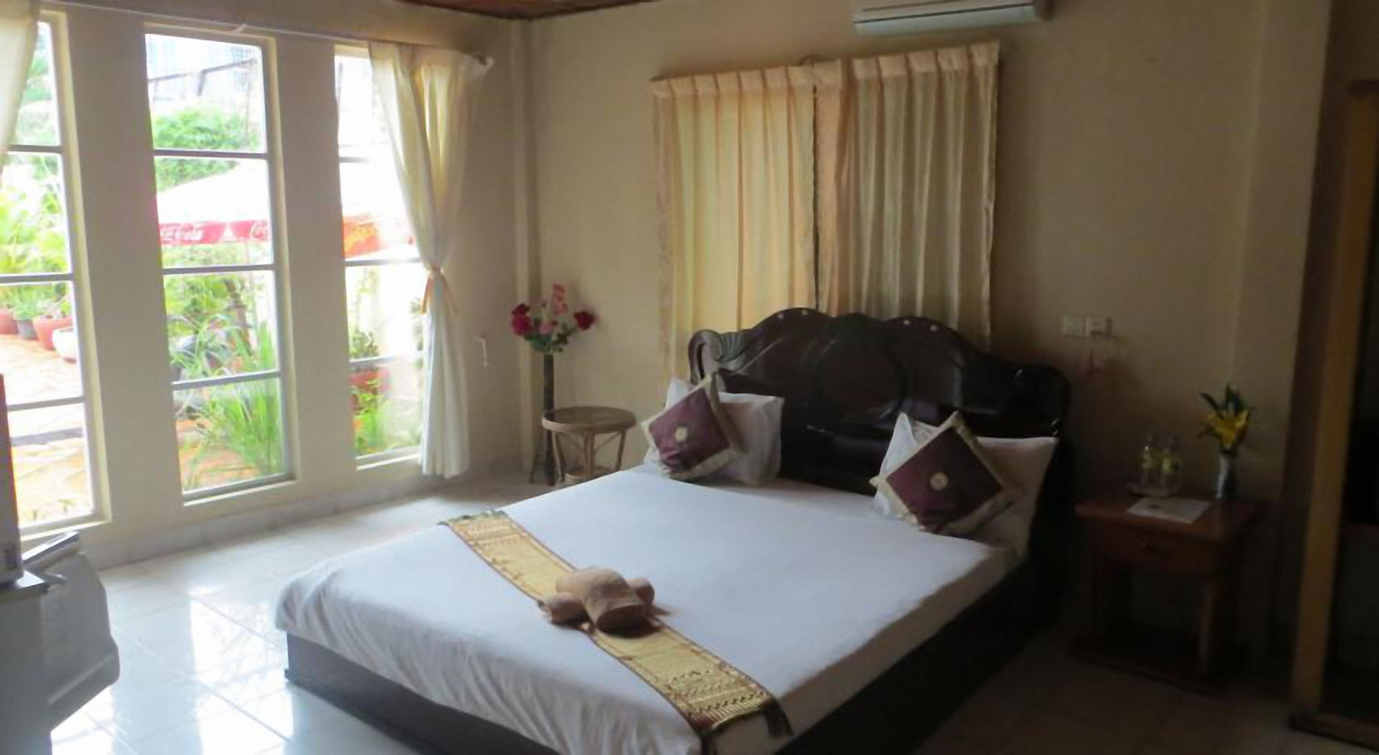 Divers Hotel Sihanoukville Esterno foto